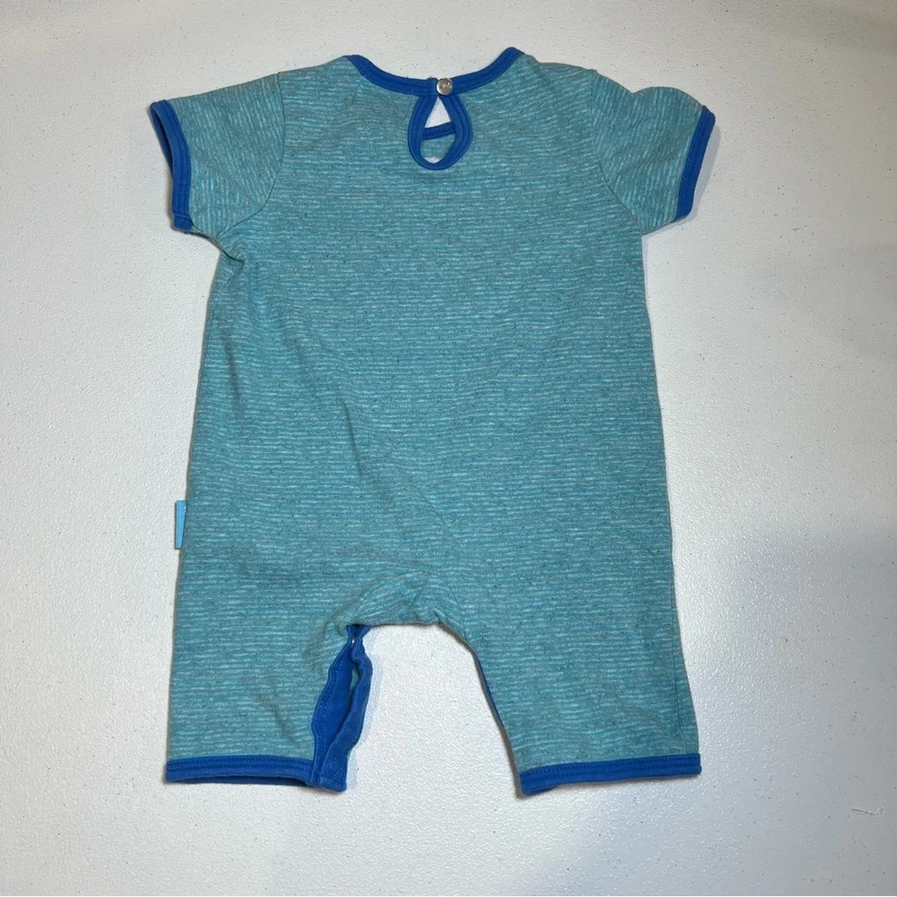 Albetta Blue Whale Short Sleeve One-Piece bodysuit‎ size 0-3 months